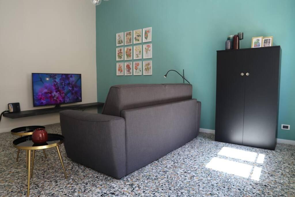 La Casa In Via Della Torre Apartment Modena Luaran gambar